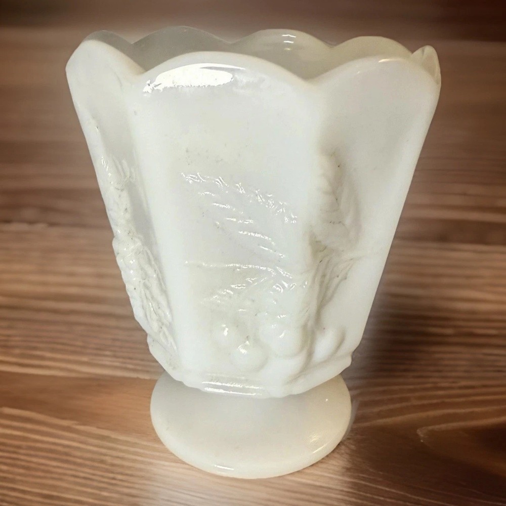 Vintage Napco Milk Glass Vase 6" Pedestal Pinecone Berry‎ Embossed White